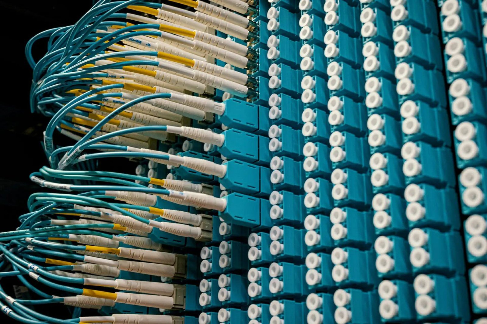 High-density fiber distribution equipment for an urban network