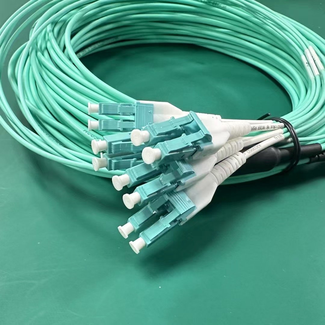 LC uniboot connector detail